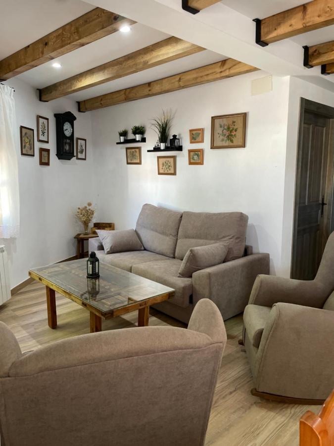 Vivienda Turistica Rural Casa Irene Guest House เซกูรา เดลา เซียร์รา ภายนอก รูปภาพ